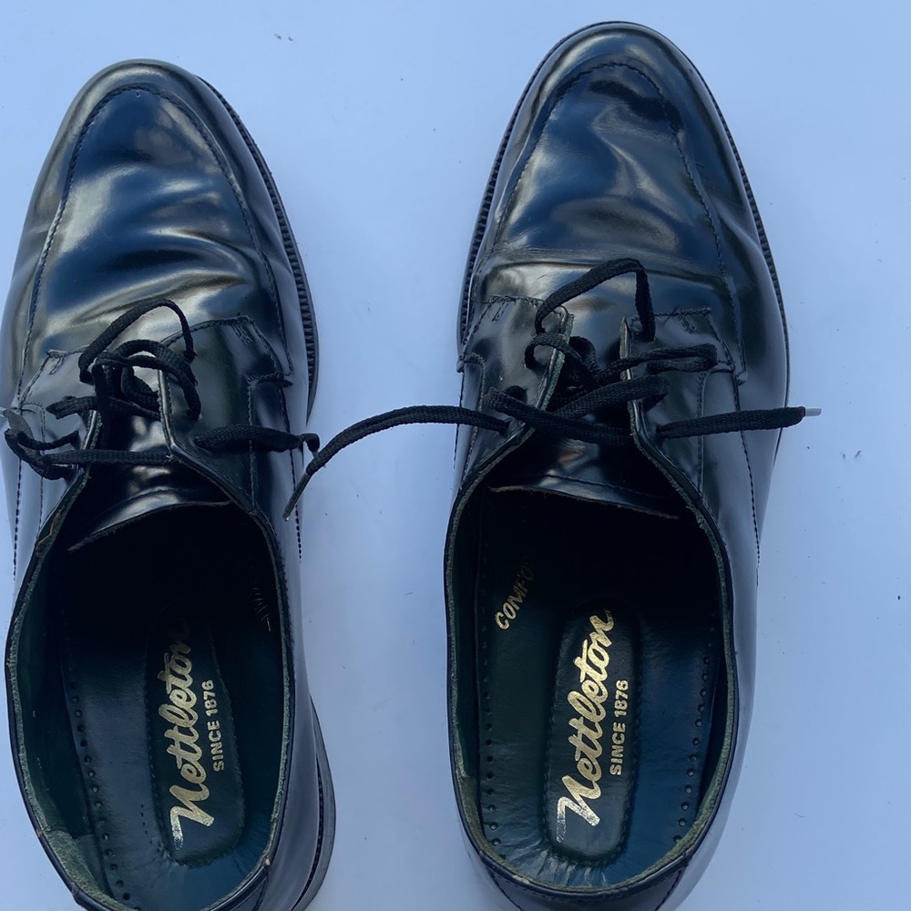 Nettleton Classic Black Leather Oxfords